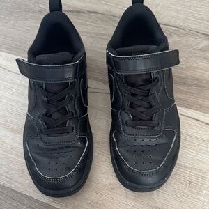 Nike Kids Black Sneakers Size : 1 Y